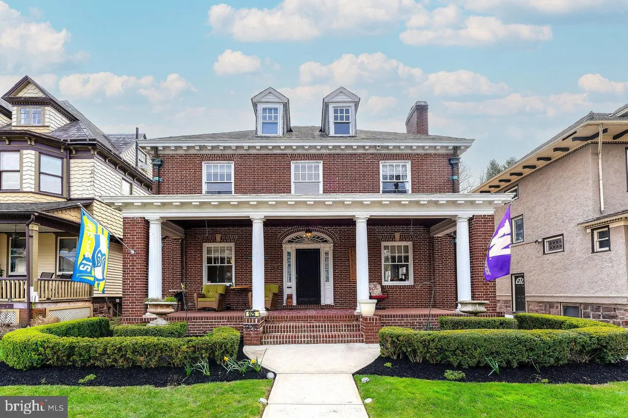 Central NJ/Bucks County, PA Real Estate | View 925 Berkeley Ave | 4 Beds, 2 Baths