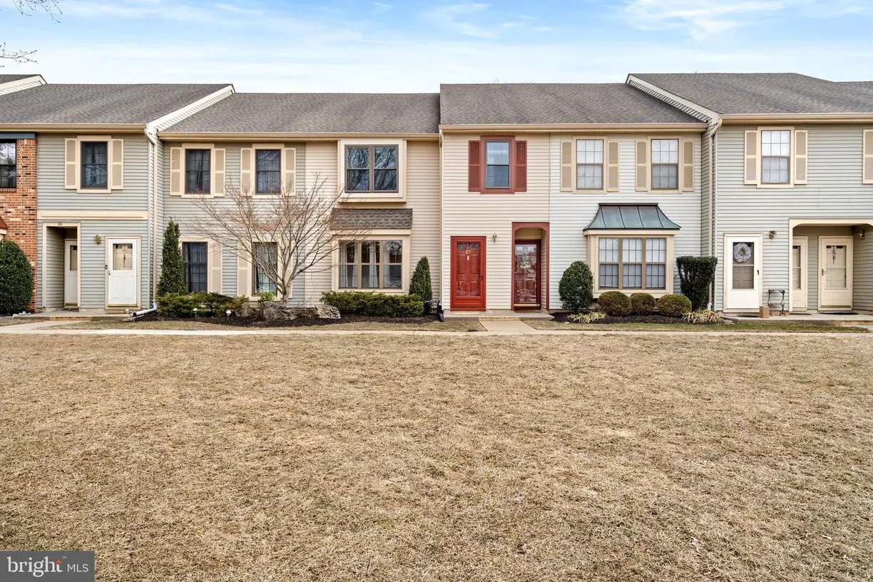Central NJ/Bucks County, PA Real Estate | View 87 Wyndham Pl | 2 Beds