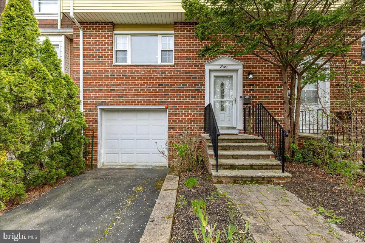 Central NJ/Bucks County, PA Real Estate | View 8 Trafalgar Ct | Listing