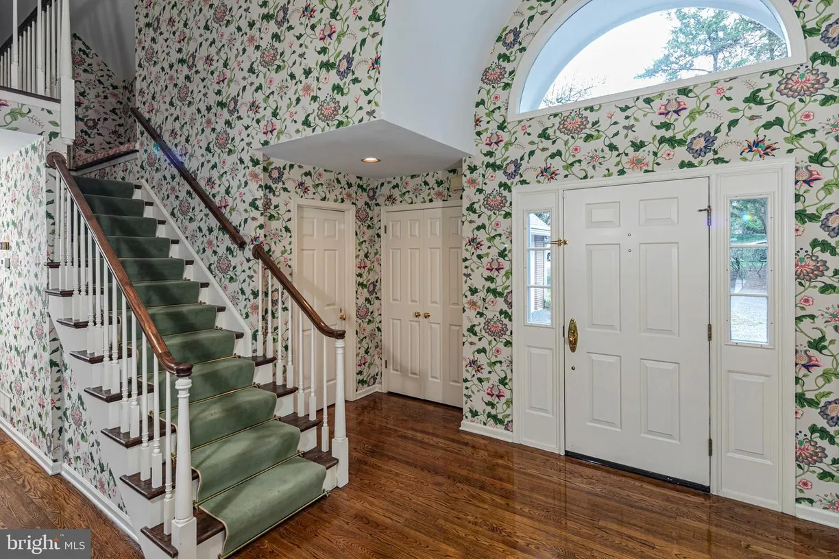 Central NJ/Bucks County, PA Real Estate | View 39 Florence Ln | Listing