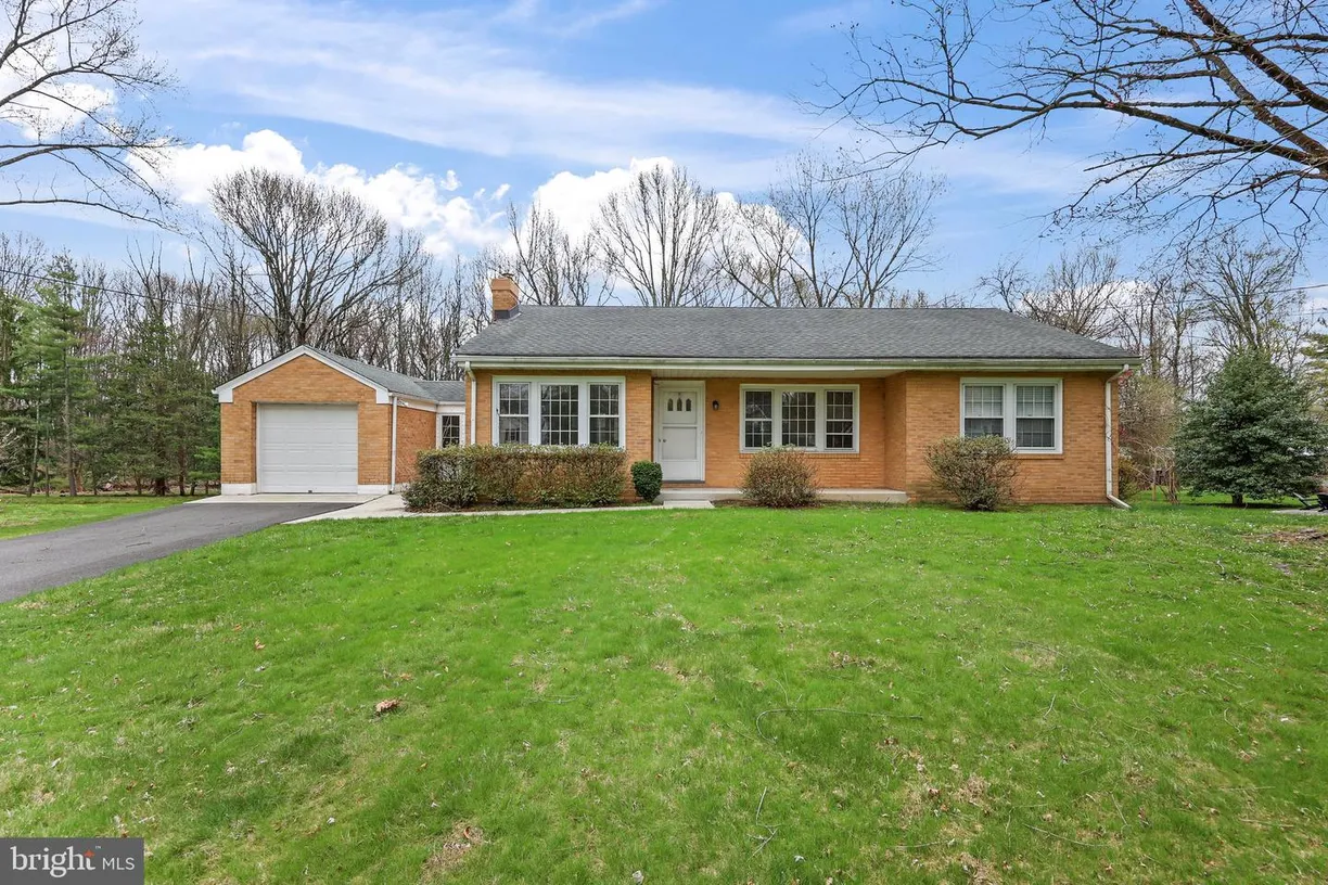 Central NJ/Bucks County, PA Real Estate | View 15 Flower Hill Ter | 2 Beds, 1 Bath