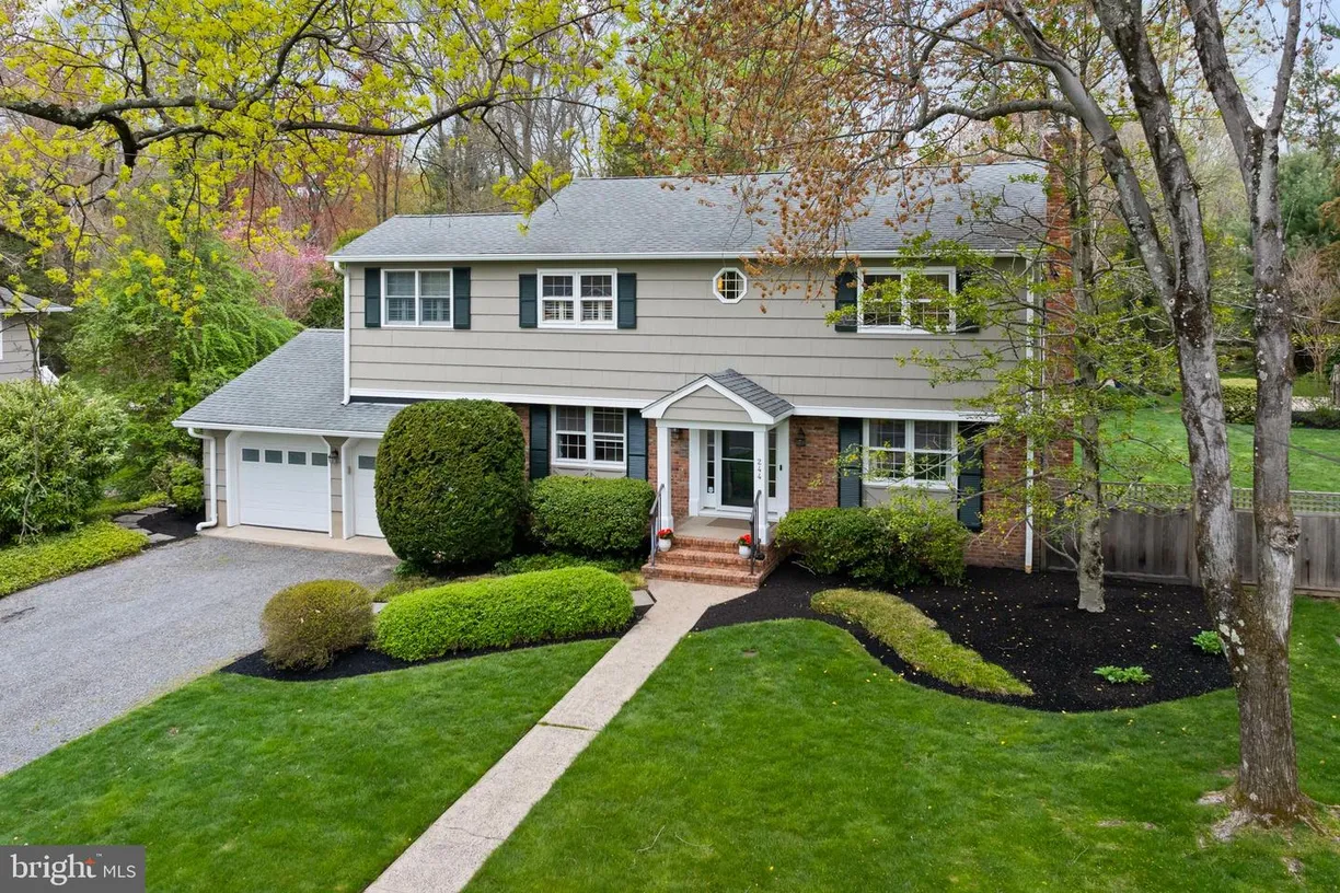 Central NJ/Bucks County, PA Real Estate | View 244 Dodds Ln | 4 Beds, 3 Baths