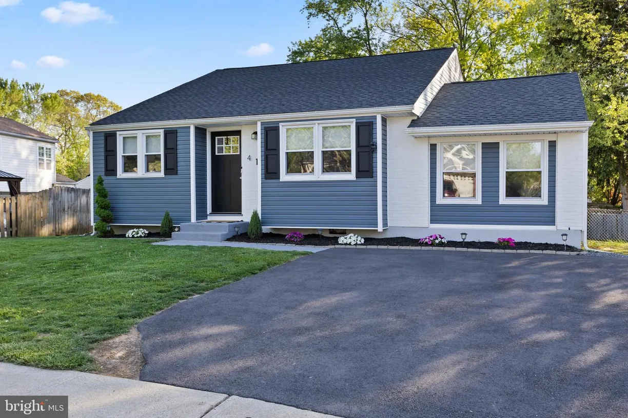 Central NJ/Bucks County, PA Real Estate | View 4 Lakeview Dr | Listing