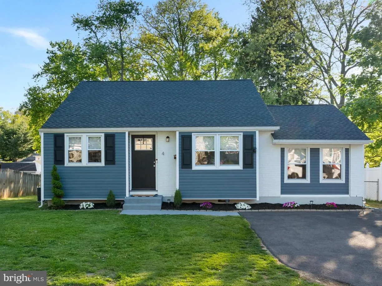 Central NJ/Bucks County, PA Real Estate | View 4 Lakeview Dr | 3 Beds, 2 Baths