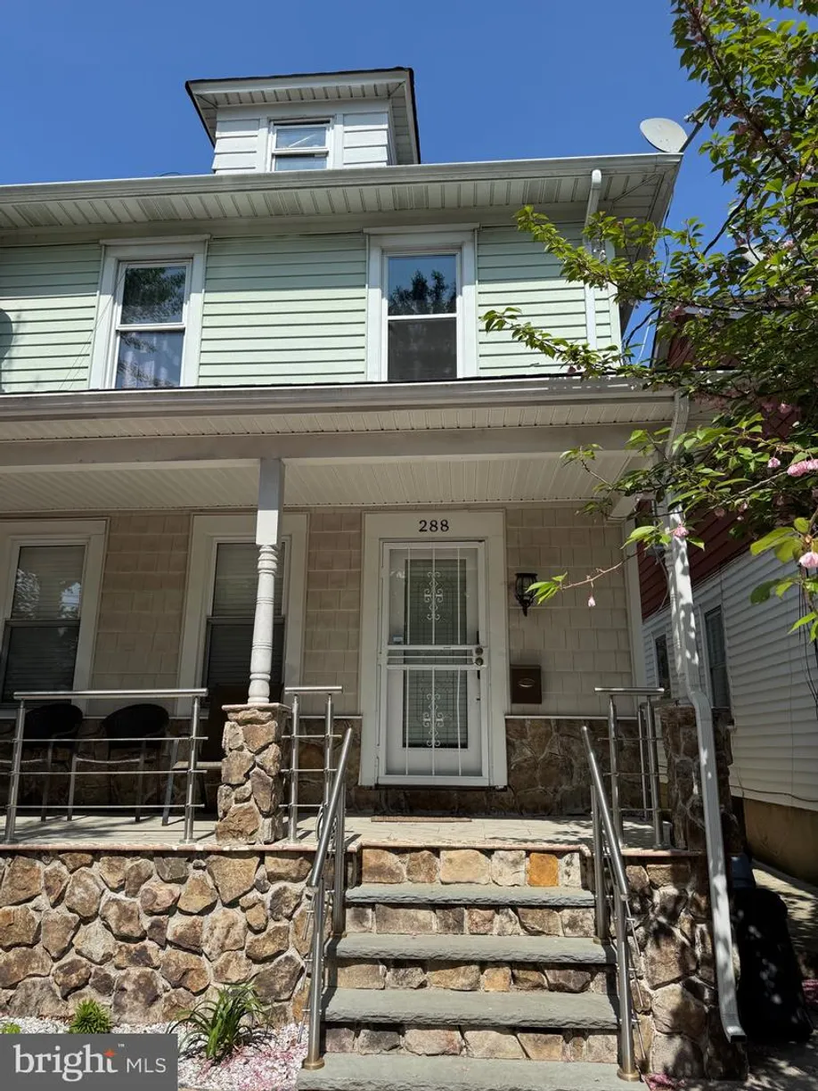 Central NJ/Bucks County, PA Real Estate | View 288 S Logan Ave | 3 Beds, 2 Baths