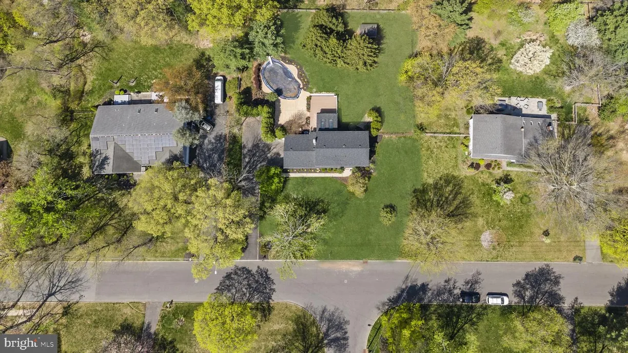 Central NJ/Bucks County, PA Real Estate | View 183 Spring Beauty Dr | Listing