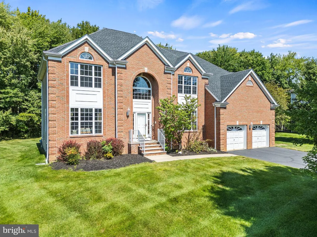 Central NJ/Bucks County, PA Real Estate | View 72 Mcfarlane Cir | 5 Beds, 2 Baths