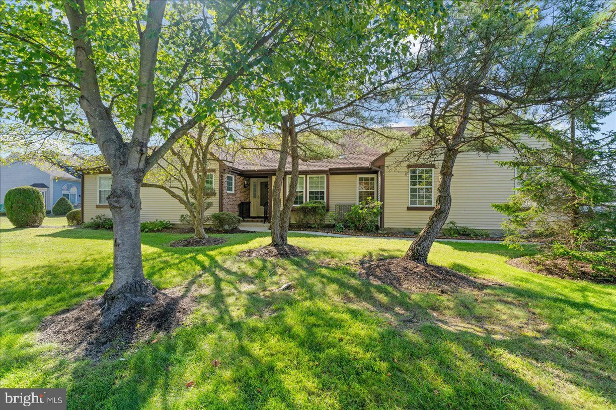 Central NJ/Bucks County, PA Real Estate | View 1 Rothwell Dr | 2 Beds, 2 Baths