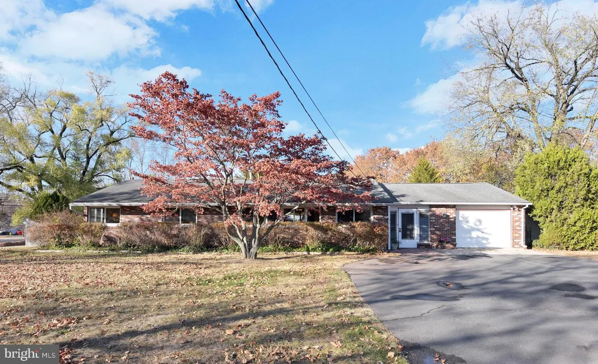 Central NJ/Bucks County, PA Real Estate | View 25 Dillon Rd | 3 Beds, 1 Bath