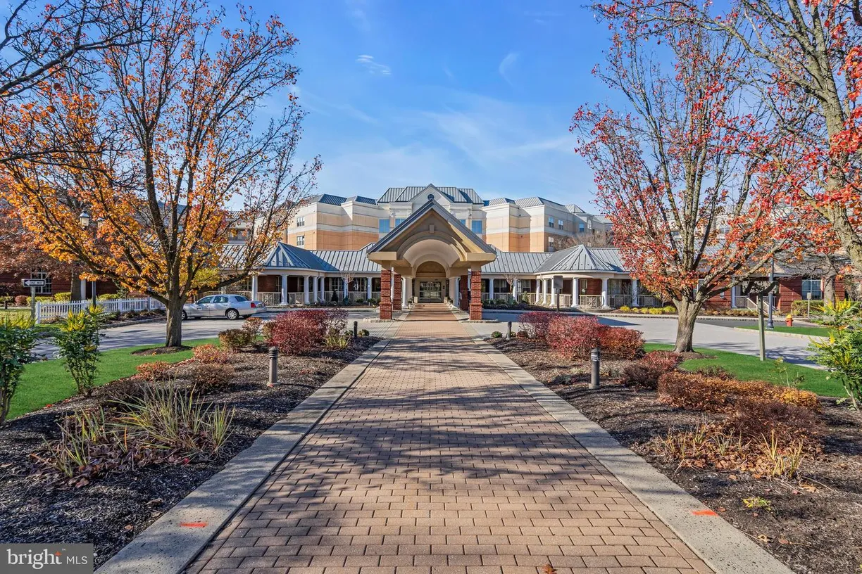 Central NJ/Bucks County, PA Real Estate | View 2010 Windrow Dr | 2 Beds, 2 Baths