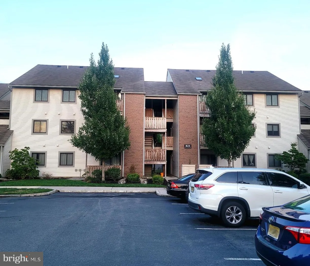 Central NJ/Bucks County, PA Real Estate | View 307 Ravens Crest Dr | 2 Beds