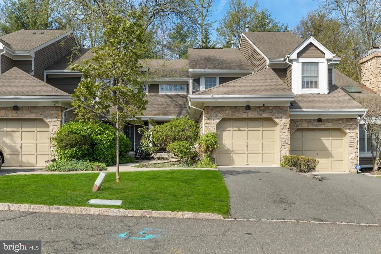 Central NJ/Bucks County, PA Real Estate | View 21 Briarwood Ct | Listing