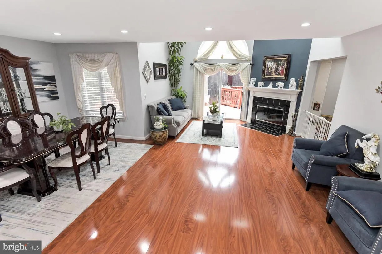 Central NJ/Bucks County, PA Real Estate | View 158 Kingsland Cir | Listing