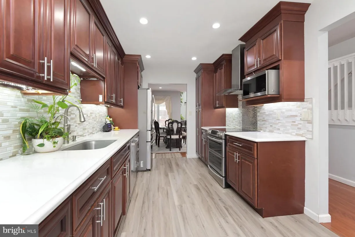 Central NJ/Bucks County, PA Real Estate | View 158 Kingsland Cir | Listing
