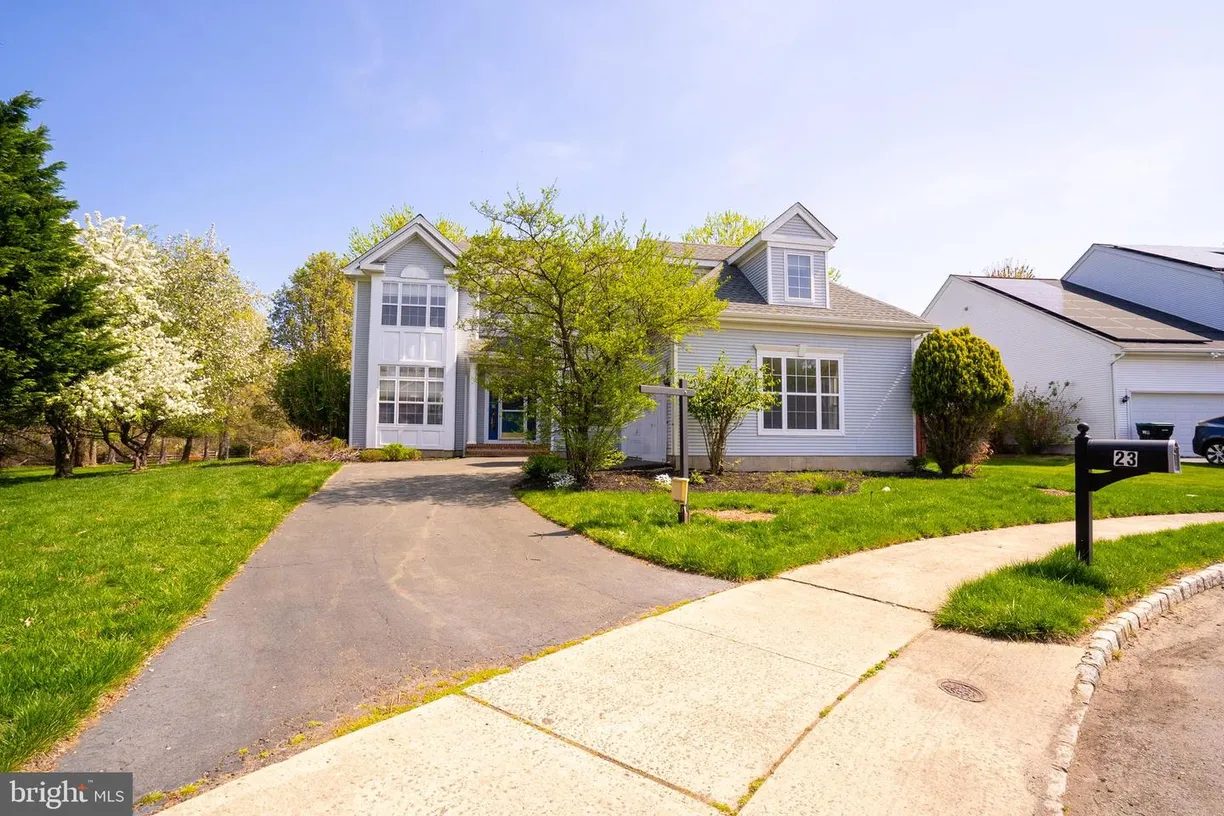 Central NJ/Bucks County, PA Real Estate | View 23 Heather Ct | 4 Beds, 2 Baths