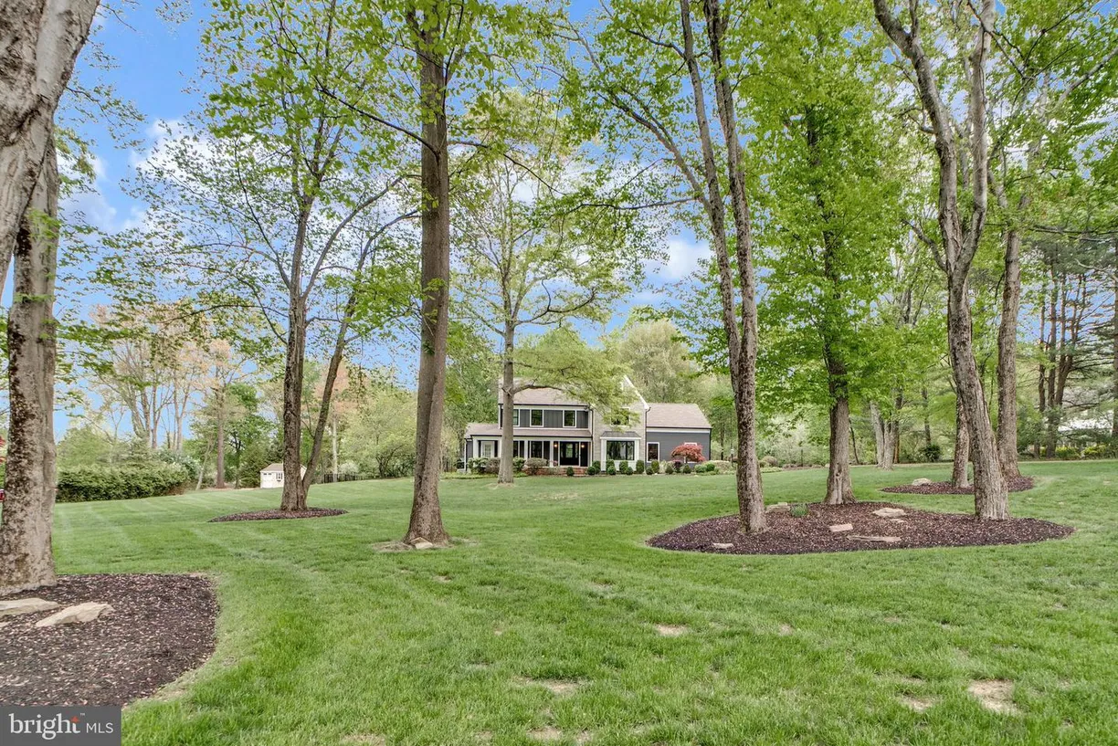Central NJ/Bucks County, PA Real Estate | View 325 Spring Hill Rd | Listing