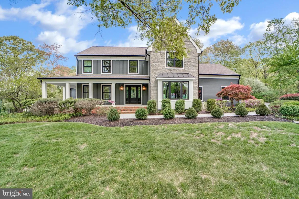 Central NJ/Bucks County, PA Real Estate | View 325 Spring Hill Rd | 4 Beds, 3 Baths