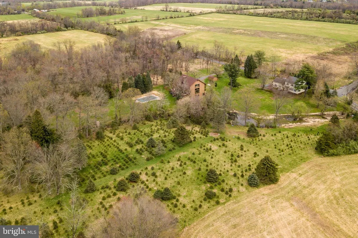 Central NJ/Bucks County, PA Real Estate | View 900 Canal Rd | Listing