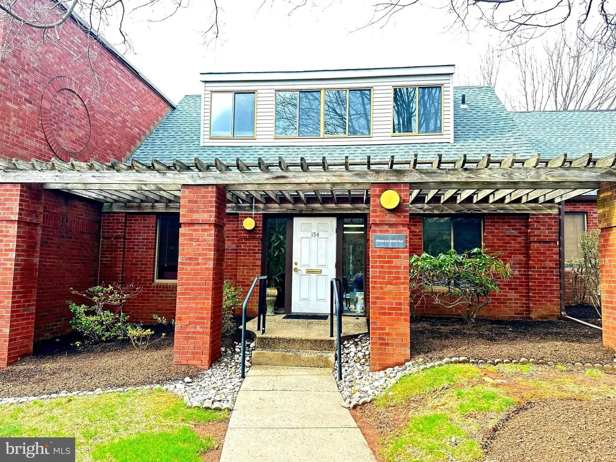 Central NJ/Bucks County, PA Real Estate | View 154 Tamarack Cir | Listing