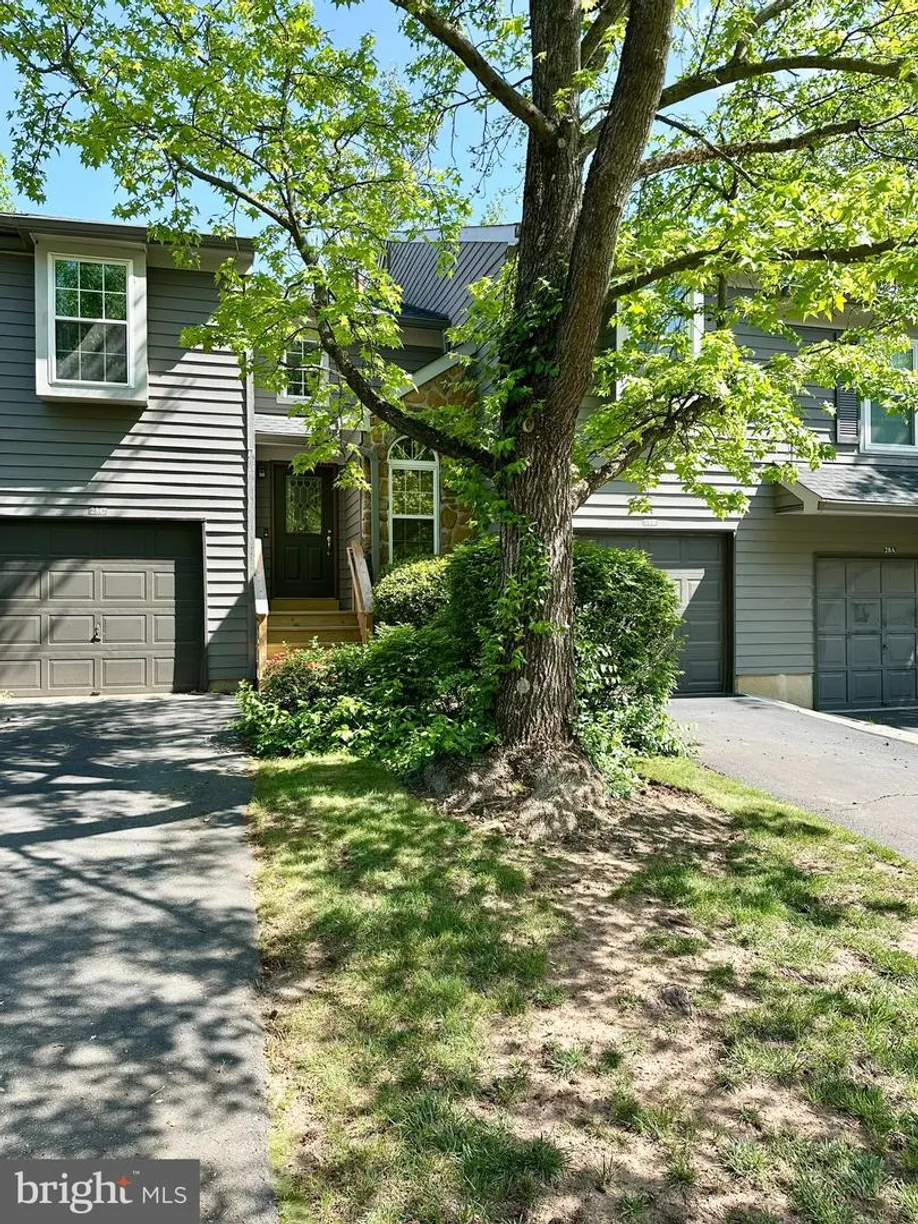 Central NJ/Bucks County, PA Real Estate | View 28 -b Chicopee Dr | 3 Beds, 2 Baths
