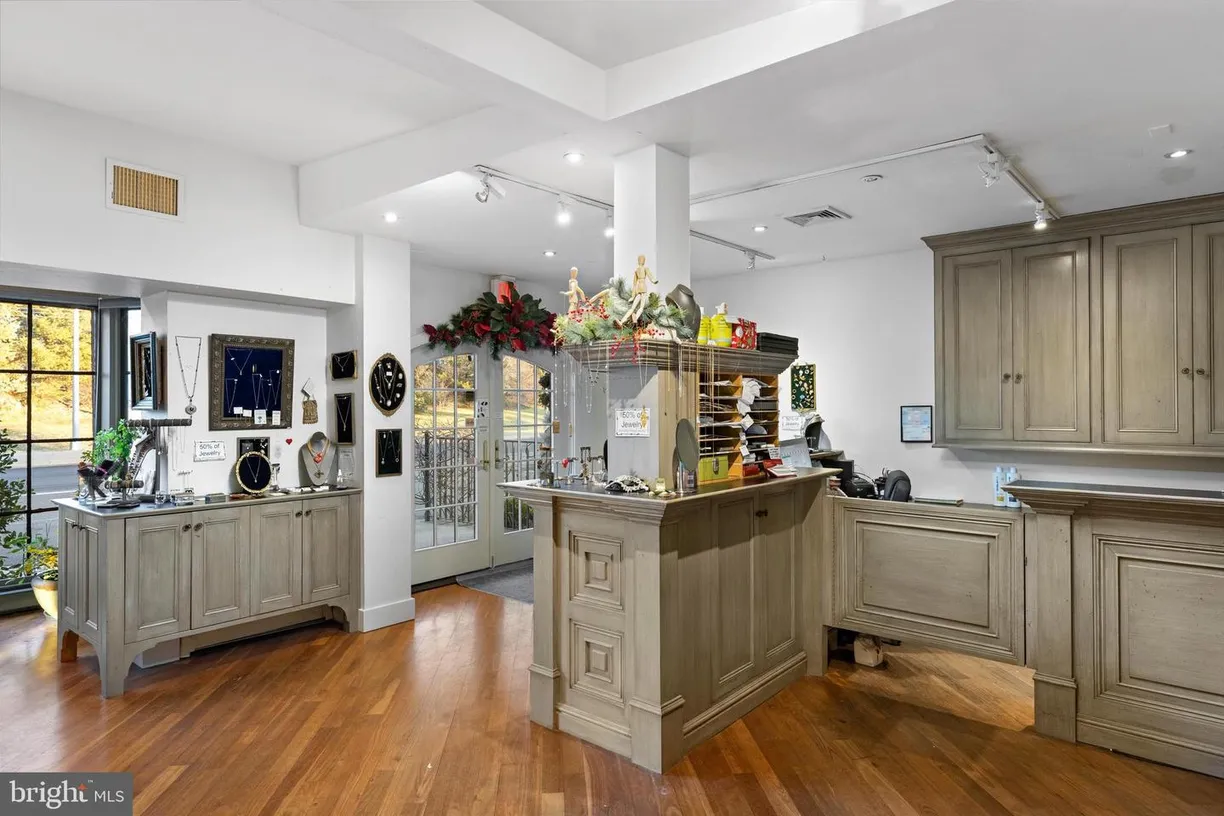 Central NJ/Bucks County, PA Real Estate | View 6610 Lower York Rd | Listing