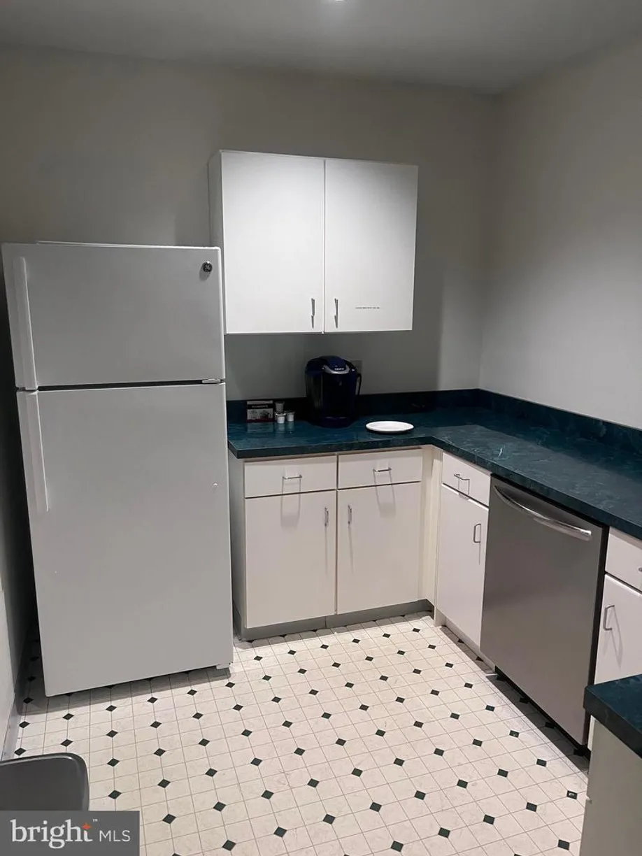 Central NJ/Bucks County, PA Real Estate | View 301 Oxford Valley Rd | Listing