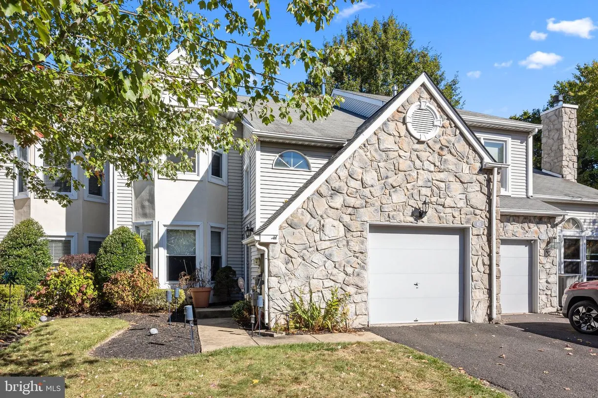Central NJ/Bucks County, PA Real Estate | View 45 Walton Ct | 3 Beds