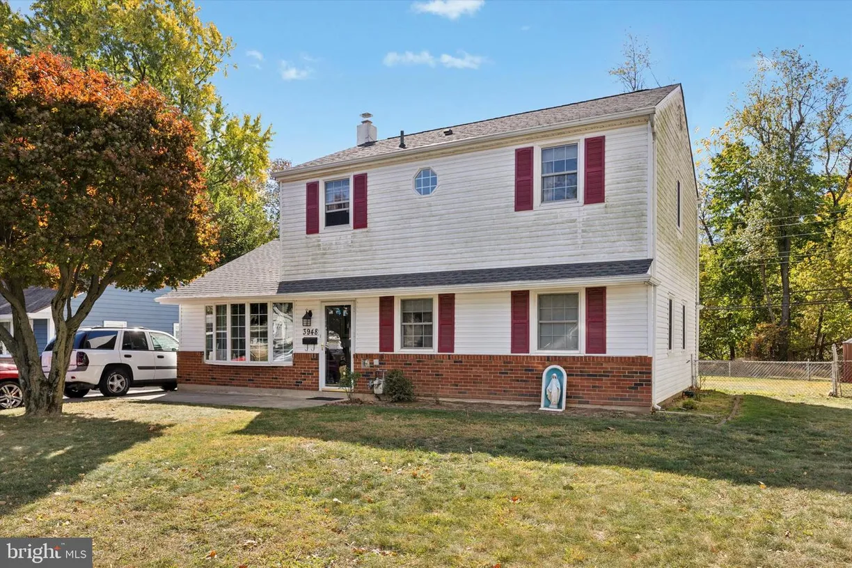 Central NJ/Bucks County, PA Real Estate | View 3948 Windsor Dr | 5 Beds, 2 Baths