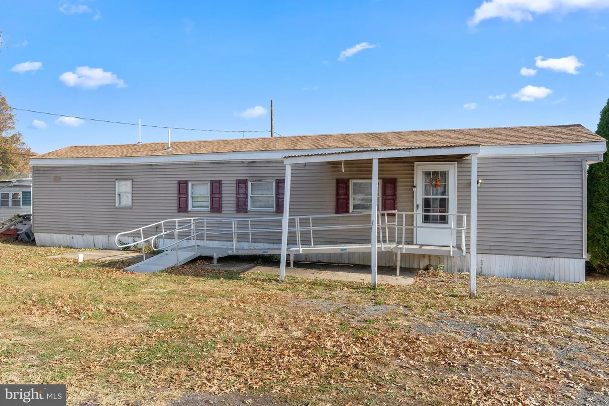 Central NJ/Bucks County, PA Real Estate | View 1302 Gibson Rd, 47 | 2 Beds, 1 Bath