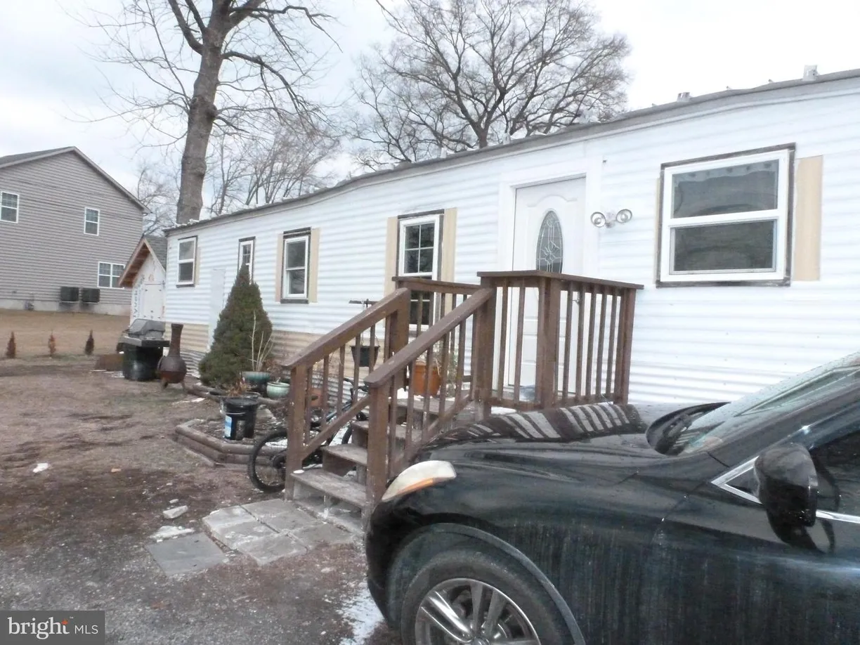 Central NJ/Bucks County, PA Real Estate | View 437 Wicker Ave, d1 | 2 Beds, 1 Bath