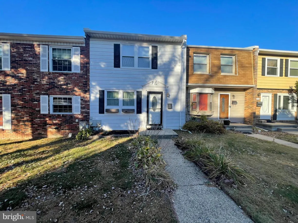 Central NJ/Bucks County, PA Real Estate | View 393 Rutgers Ct | Listing