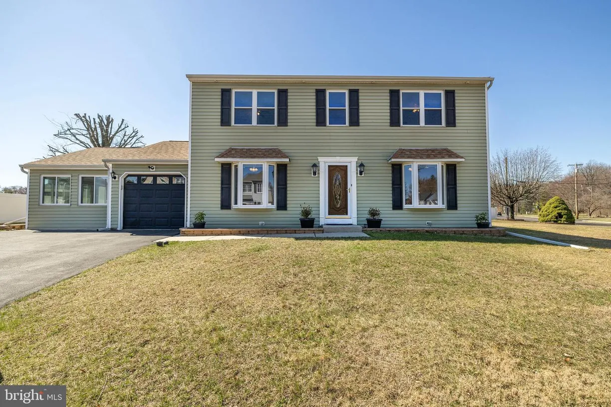 Central NJ/Bucks County, PA Real Estate | View 2205 Lillian Dr | 4 Beds, 2 Baths