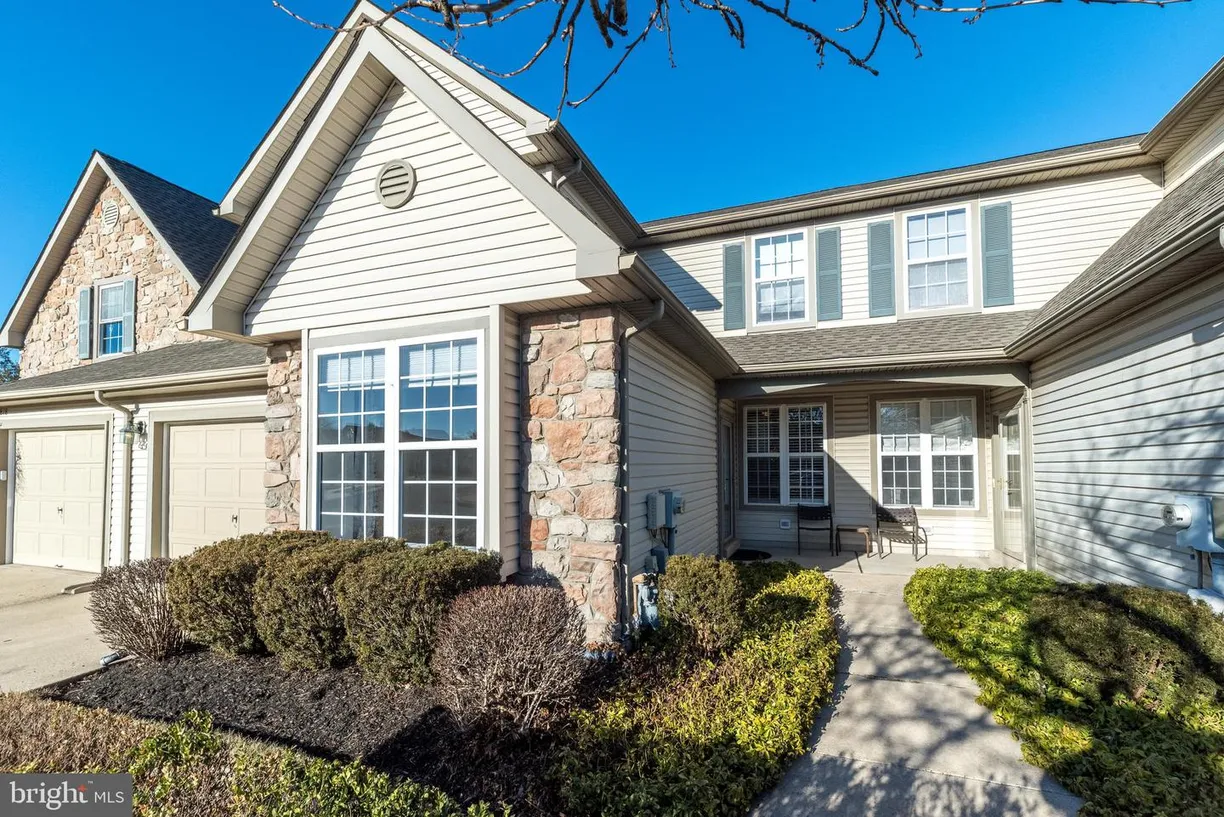 Central NJ/Bucks County, PA Real Estate | View 1616 Saratoga Ct, 7 | 3 Beds, 2 Baths