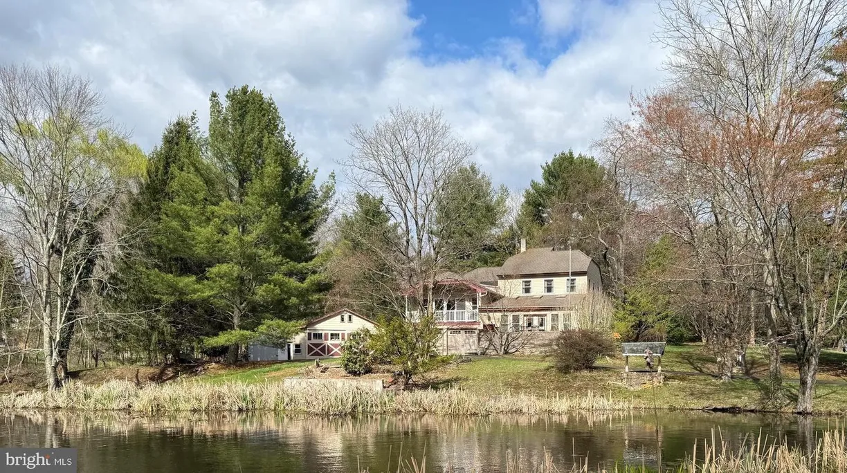 Central NJ/Bucks County, PA Real Estate | View 420 Edison Furlong Rd | 3 Beds, 3 Baths