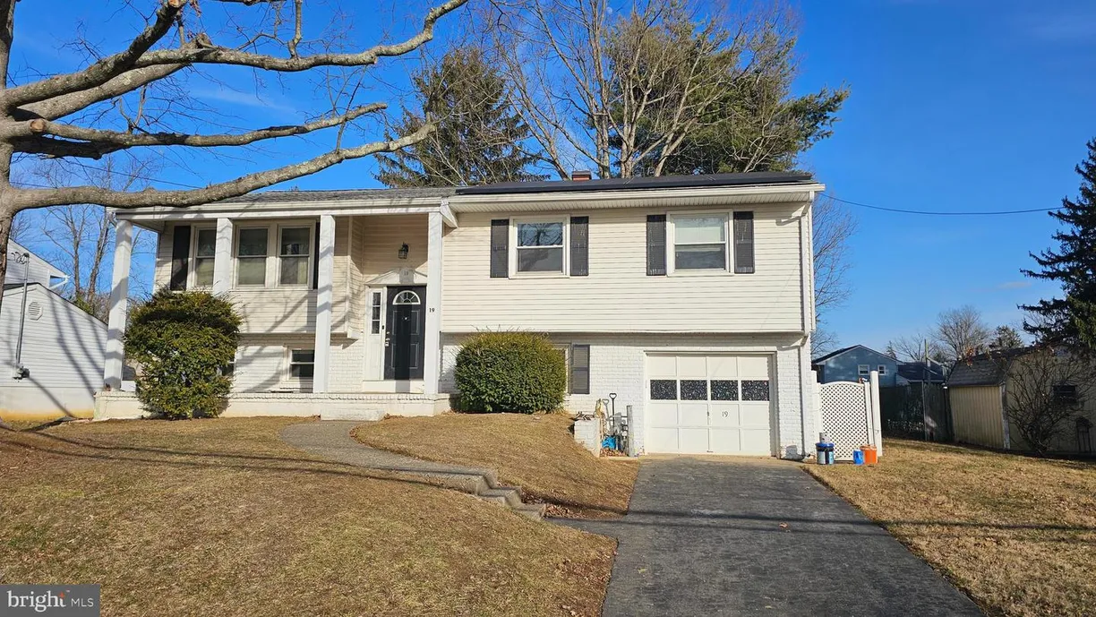 Central NJ/Bucks County, PA Real Estate | View 19 Peaceful Dr | Listing