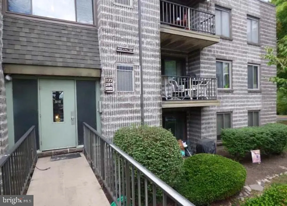Central NJ/Bucks County, PA Real Estate | View 281 E Village Rd | 2 Beds, 2 Baths