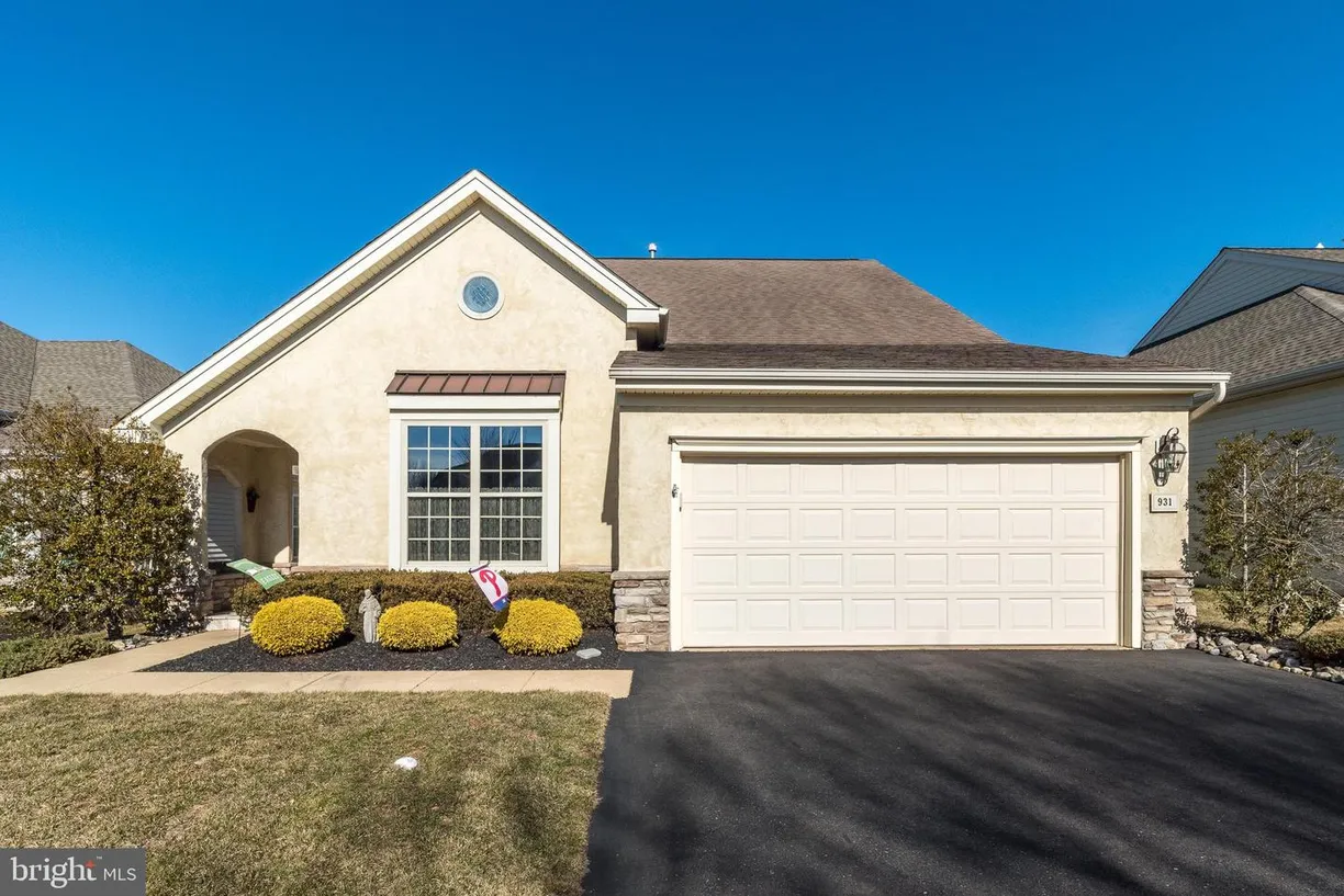 Central NJ/Bucks County, PA Real Estate | View 931 Laurens Ln | 2 Beds, 2 Baths