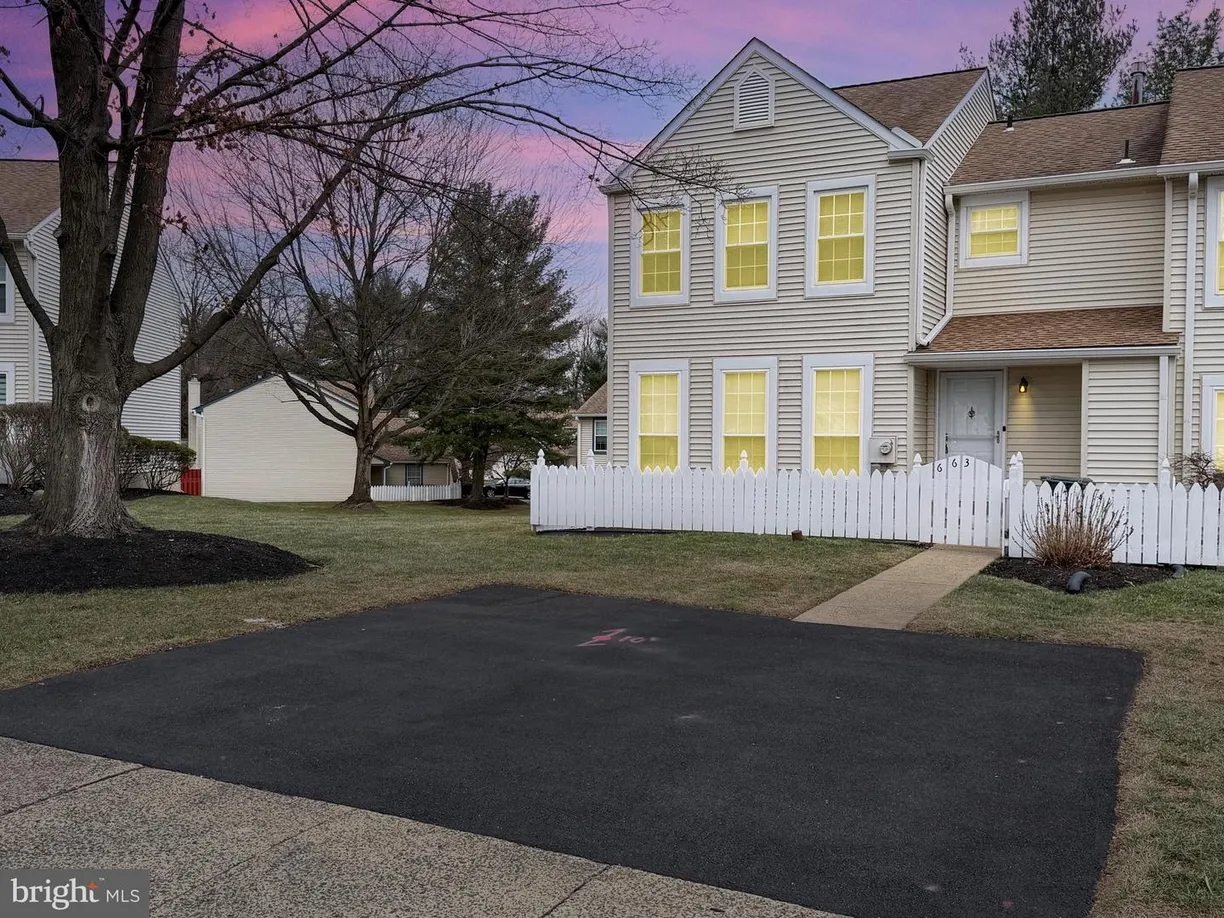 Central NJ/Bucks County, PA Real Estate | View 663 Croft Dr | 3 Beds