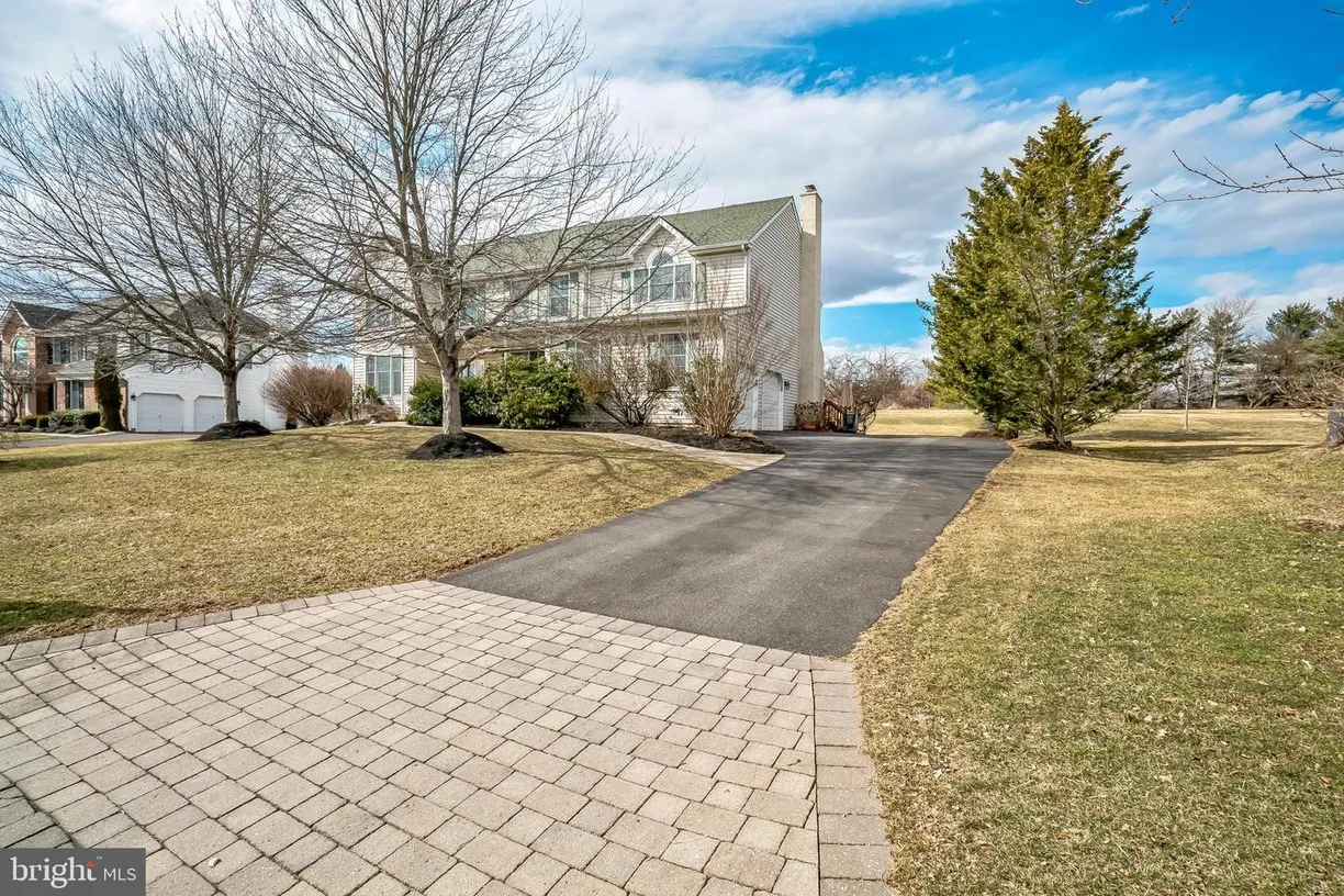 Central NJ/Bucks County, PA Real Estate | View 5489 Grandview Ln | Listing