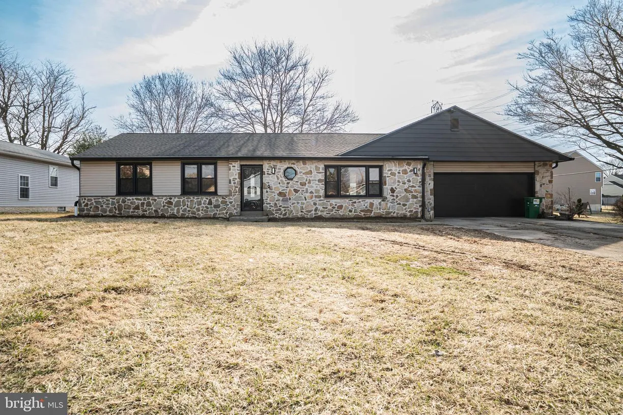 Central NJ/Bucks County, PA Real Estate | View 2611 Linconia Ave | 3 Beds, 2 Baths
