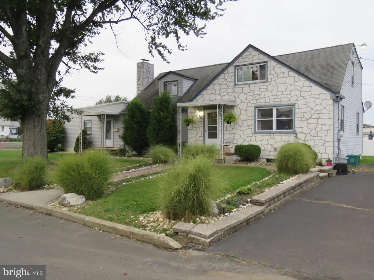 Central NJ/Bucks County, PA Real Estate | View 956 Trenton Rd | 3 Beds, 2 Baths