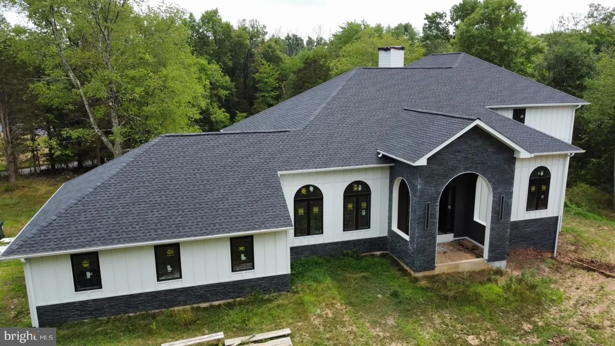 Central NJ/Bucks County, PA Real Estate | View 1818 Lower Mountain Rd | 5 Beds, 4 Baths