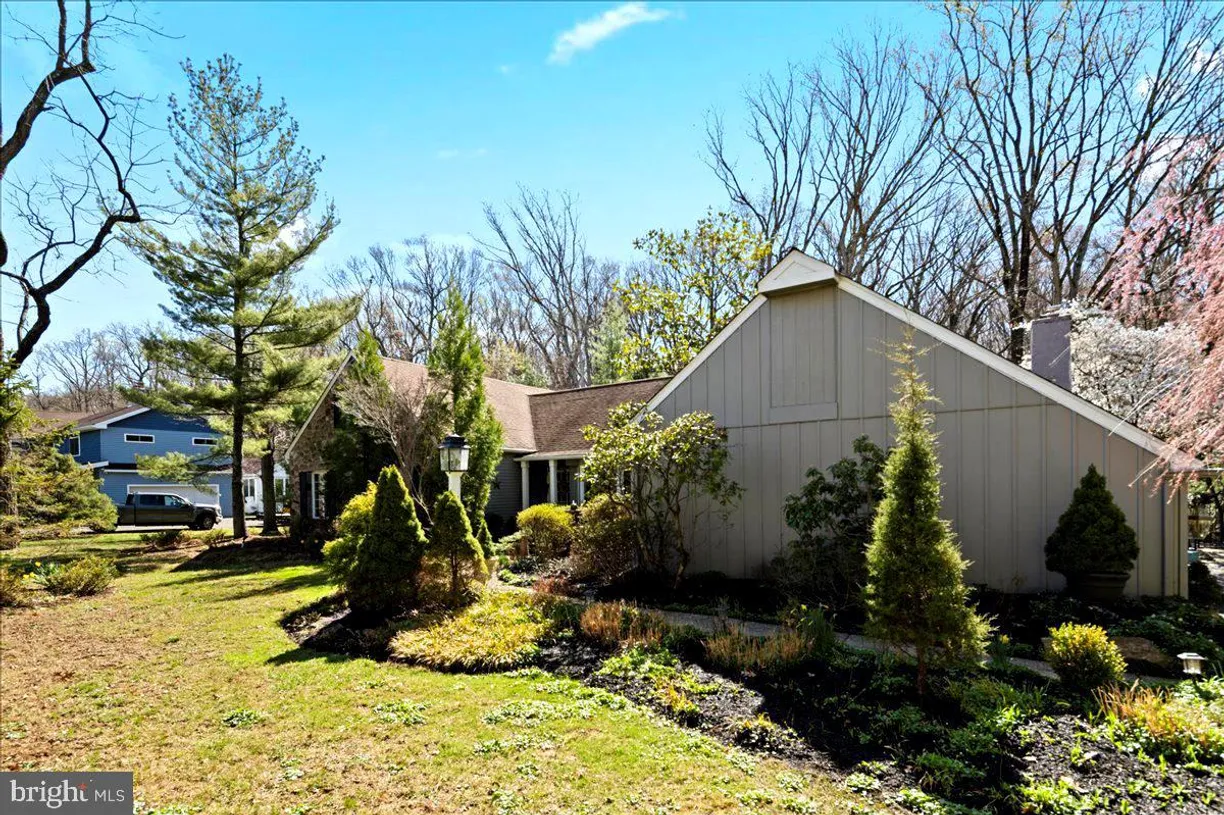Central NJ/Bucks County, PA Real Estate | View 5694 S Deer Run Rd | 5 Beds, 3 Baths
