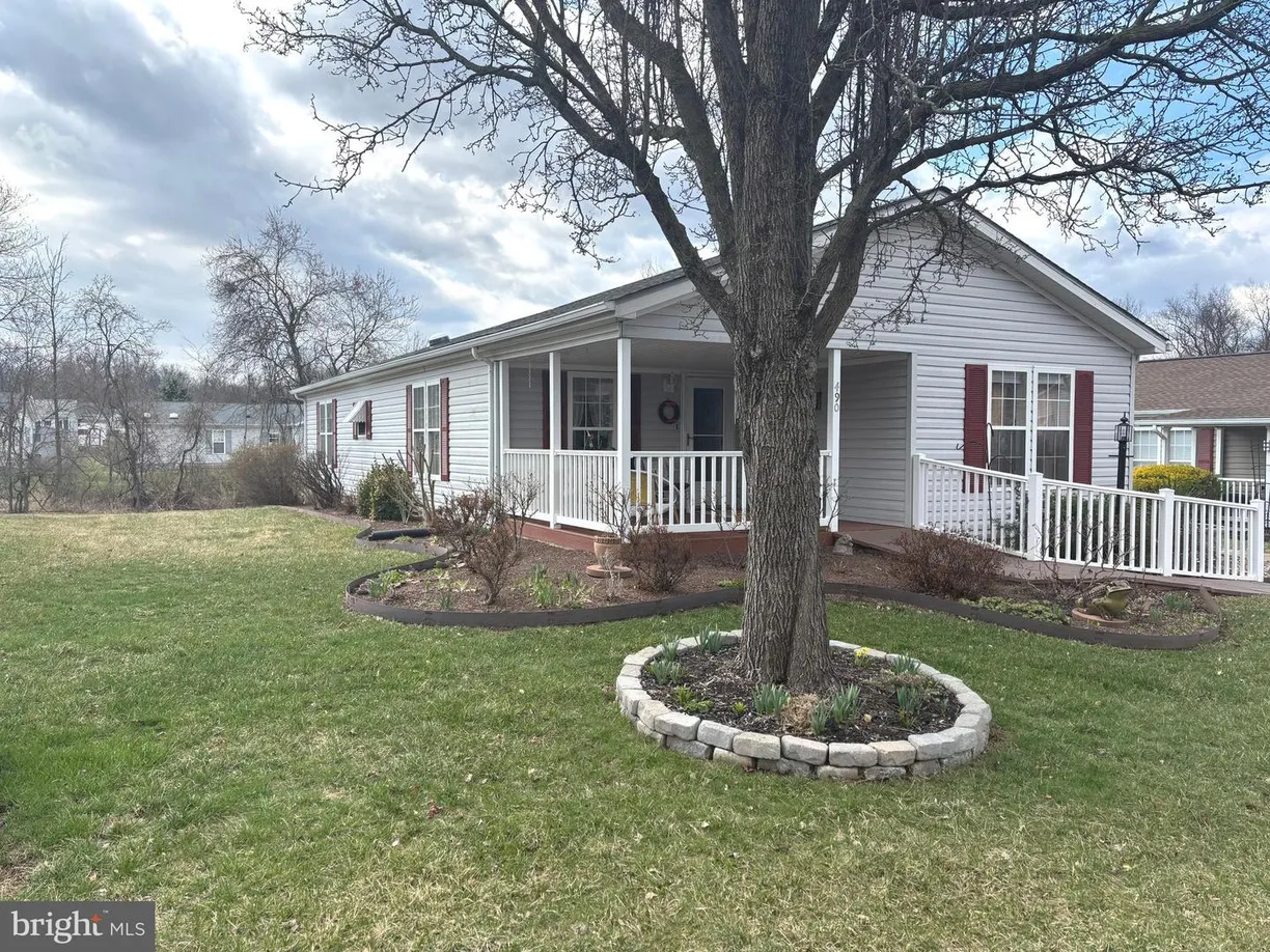 Central NJ/Bucks County, PA Real Estate | View 490 Goldenrod Crossing W | Listing