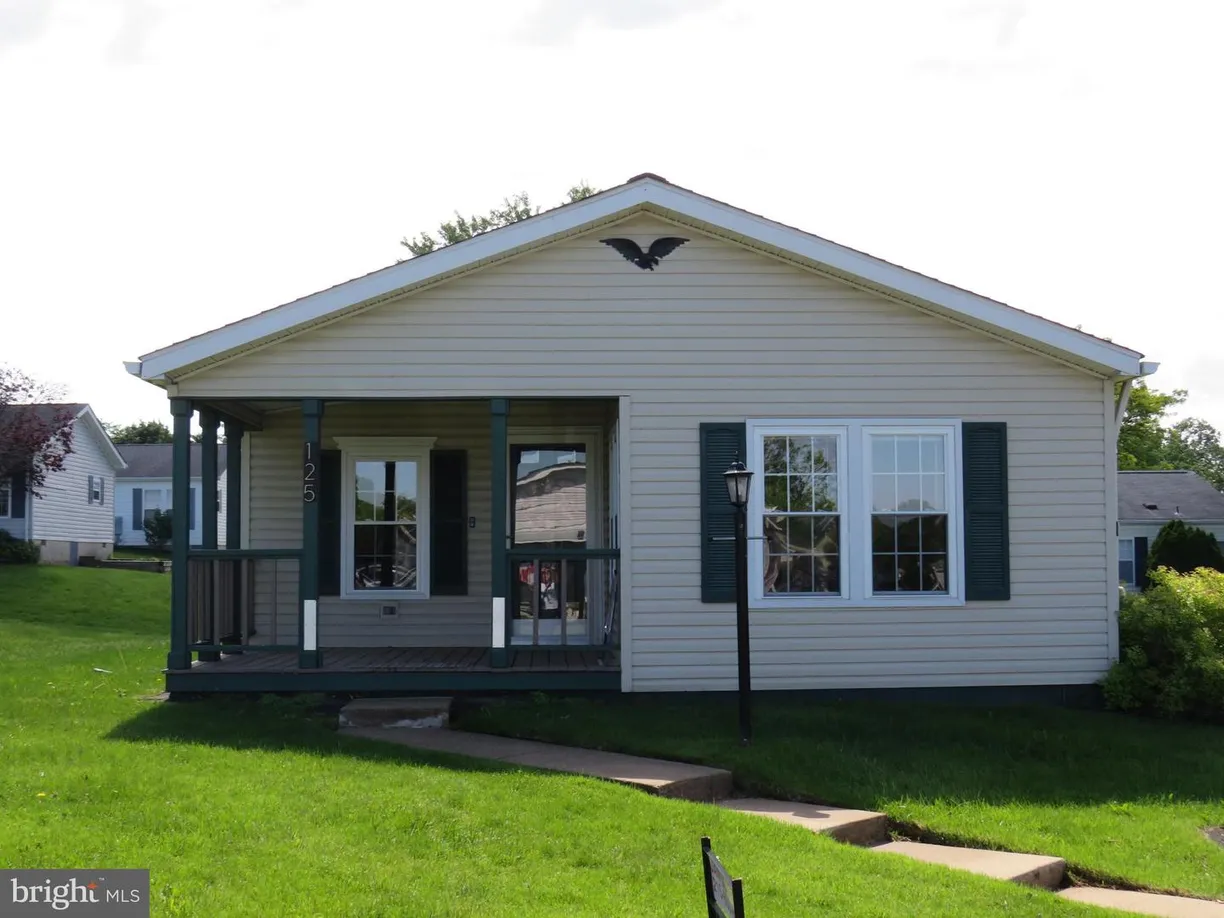 Central NJ/Bucks County, PA Real Estate | View 125 Fern Ct | Listing