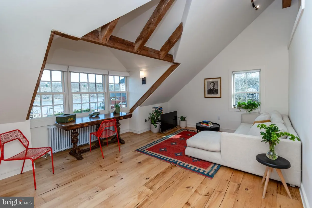 Central NJ/Bucks County, PA Real Estate | View 44 S Main St, 3s | 1 Bed