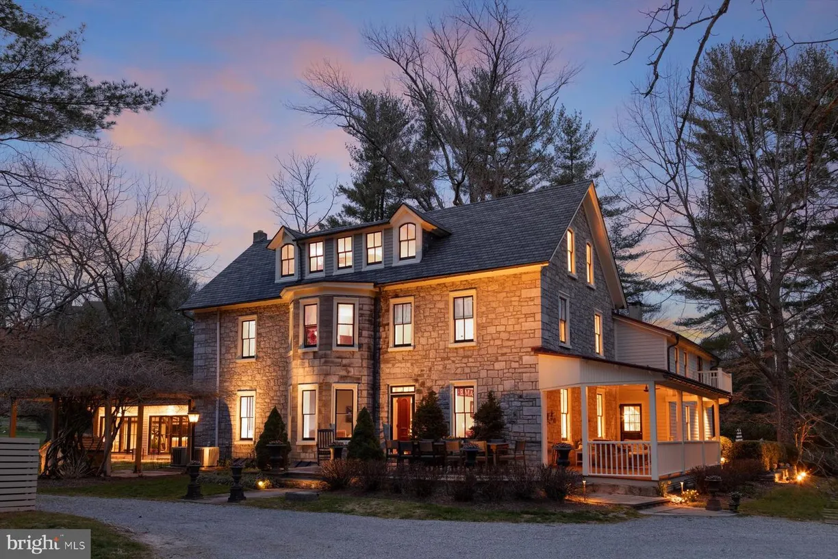 Central NJ/Bucks County, PA Real Estate | View 4 Old Mill Ln | 5 Beds, 3 Baths