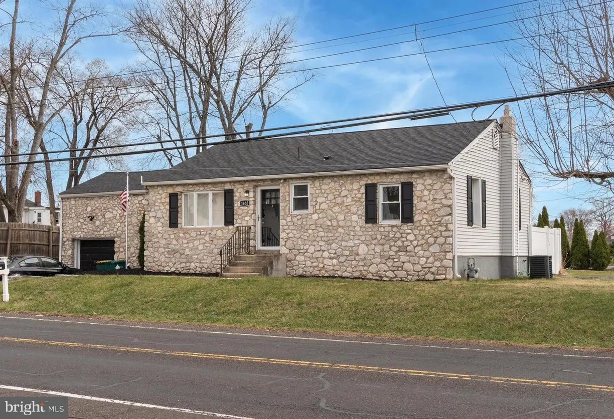 Central NJ/Bucks County, PA Real Estate | View 1835 Durham Rd | 3 Beds, 1 Bath