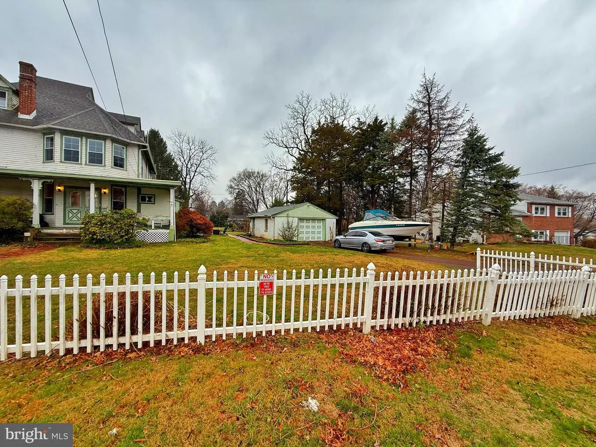 Central NJ/Bucks County, PA Real Estate | View 1032 Sunset Ln | 3 Beds, 2 Baths