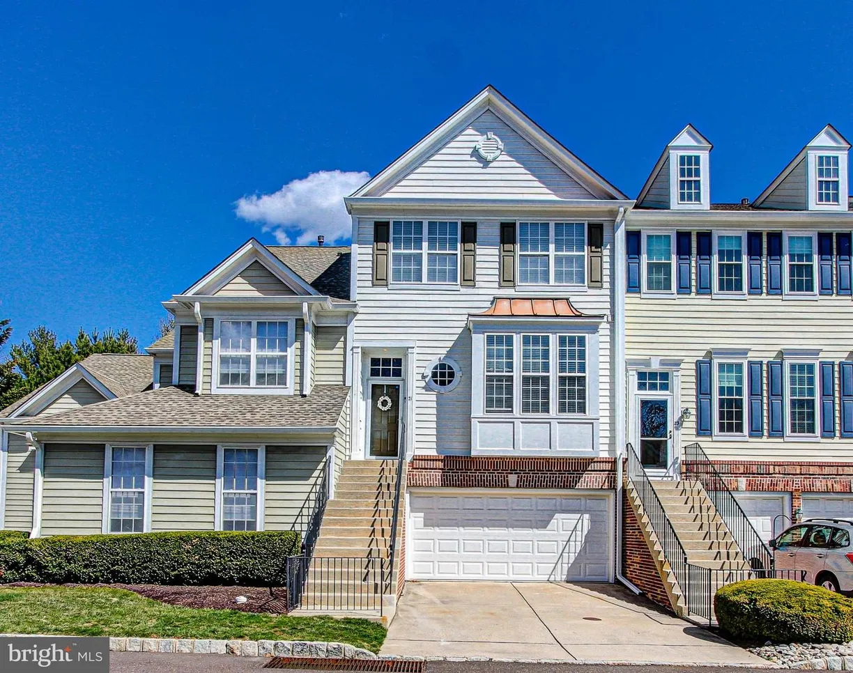 Central NJ/Bucks County, PA Real Estate | View 21 Charter Oak Ct | 3 Beds, 2 Baths
